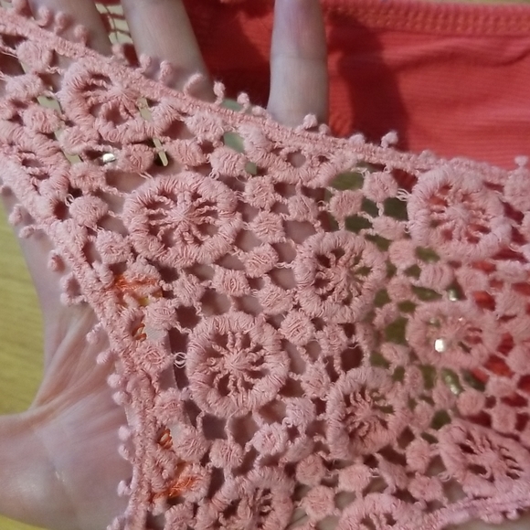 Liang Dian pink tank top with lace and bow GUC - Picture 8 of 10